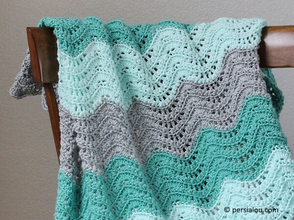 FEATHER AND FAN BABY BLANKET - Share a Pattern